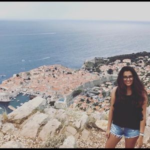 Meet your Posher, Rhea